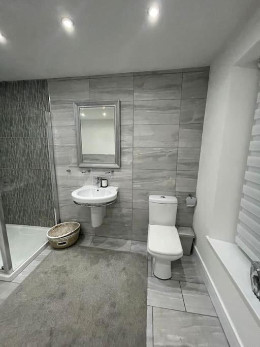 Modern, Spacious And Central Location Aberdare Dış mekan fotoğraf
