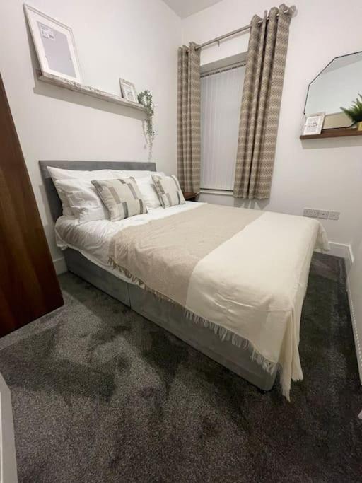 Modern, Spacious And Central Location Aberdare Dış mekan fotoğraf