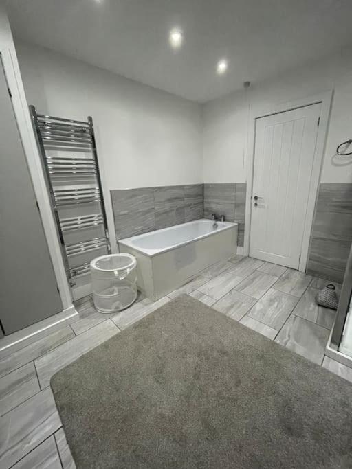 Modern, Spacious And Central Location Aberdare Dış mekan fotoğraf